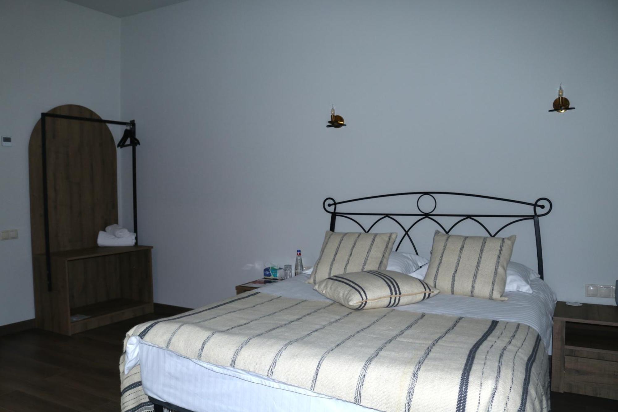 Redroof Country House Hotel Ґоріс Екстер'єр фото